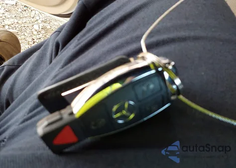 2018 Mercedes-Benz Glc 300 4Matic z USA, uszkodzony, nr VIN WDC0G4KB9JV046720